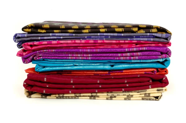 Stapel geweven zijde sarong bugis Indonesië — Stockfoto