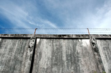 Hapishane duvarları