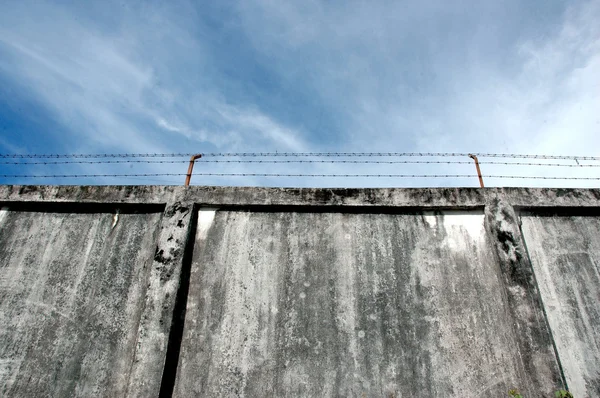 Vězeňské zdi刑務所の壁 — ストック写真