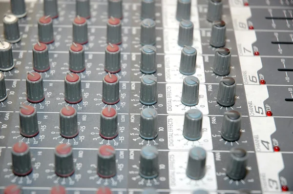 Detalles del mezclador de sonido de la placa de control —  Fotos de Stock
