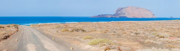 Estrada panorâmica na ilha Lanzarote — Fotografia de Stock