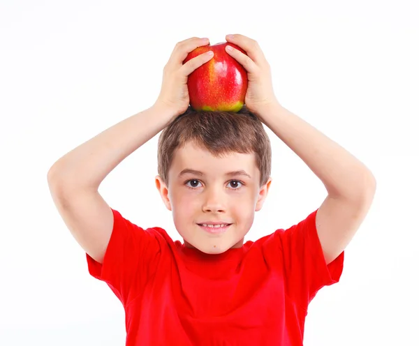 Malý chlapec s apple. — Stock fotografie
