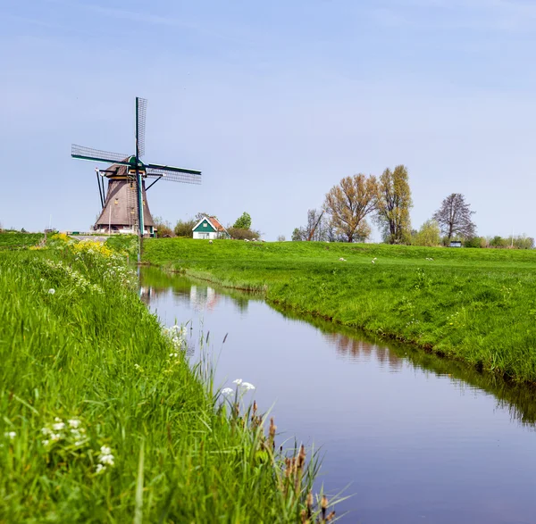 Moulin à vent néerlandais. Pays Bas — Photo