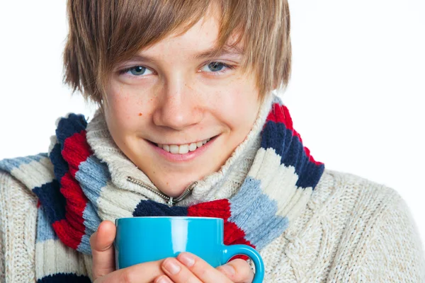 Jovem adolescente congelado em estilo de inverno — Fotografia de Stock