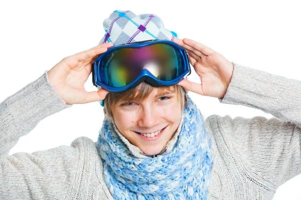 Retrato de um adolescente caucasiano em uso de esqui — Fotografia de Stock