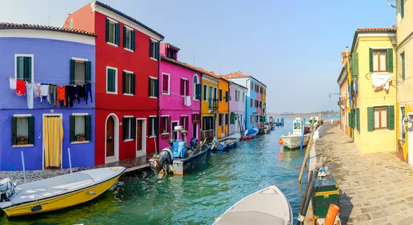 Casas coloridas Burano. Itália — Fotografia de Stock