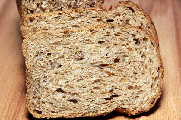 A delicious and healthy whole grain bread closeup — Stock Photo, Image