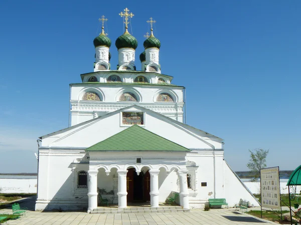 Kathedraal op grondgebied eerbiedig-bogoyavlenskogo mannelijke Priorij in dorp mstera — Stockfoto