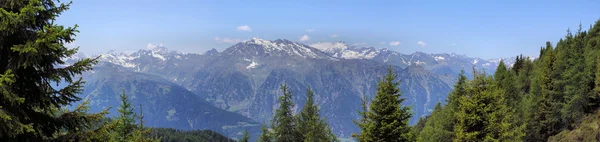 Paisagens de montanha em Tirol do Sul — Fotografia de Stock