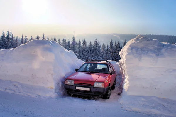 Parken im Schnee — Stockfoto