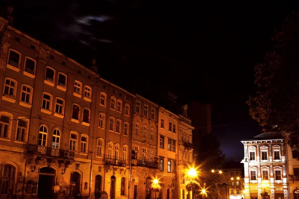 Lviv stad på natten — Stockfoto