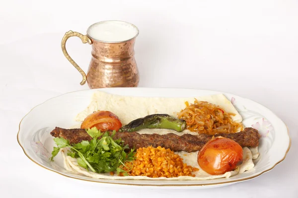Turecki kebab z tradycyjnych — Zdjęcie stockowe