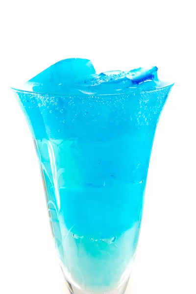 상단의 파란색 icecubes와 와인 글라스 — 스톡 사진