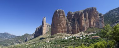 Riglos landscape clipart