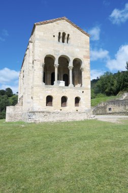 Romanesk kilise