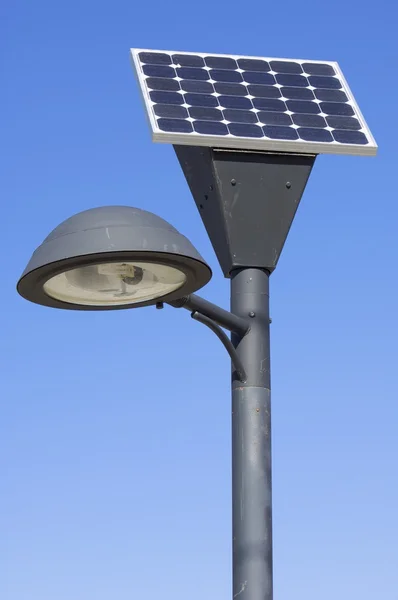 Poste de lámpara solar — Foto de Stock