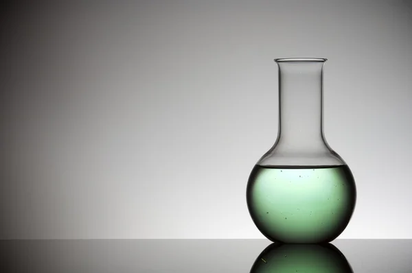 Зелений flask — стокове фото