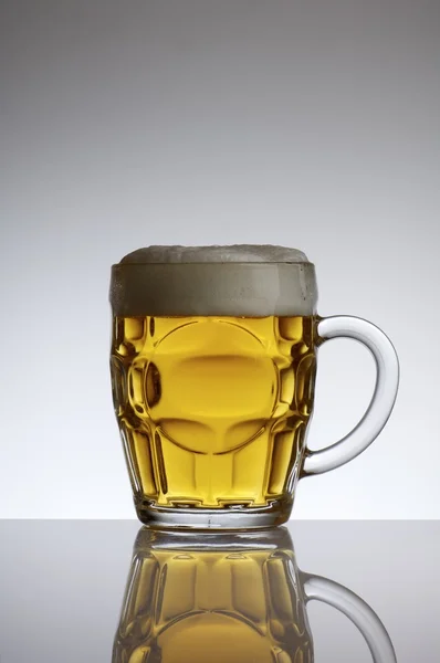 Tazza di birra — Foto Stock