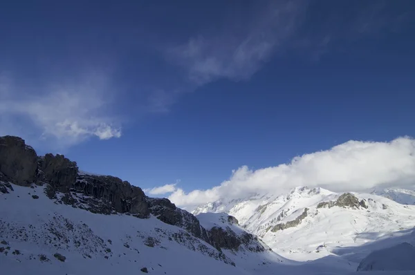 Verschneiter Berg — Stockfoto