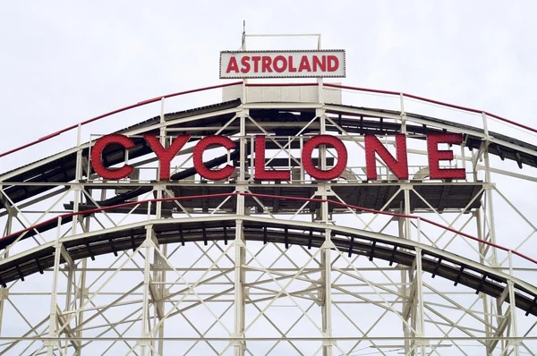 Cyklon rollercoaster — Zdjęcie stockowe