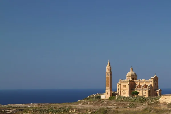 教会在马耳他海岸 — 图库照片