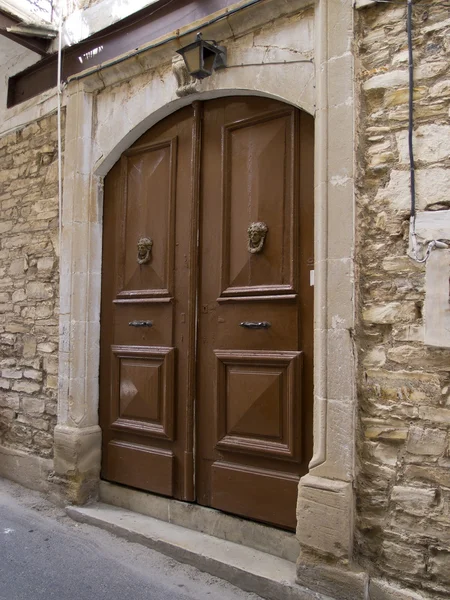 eski kapılar