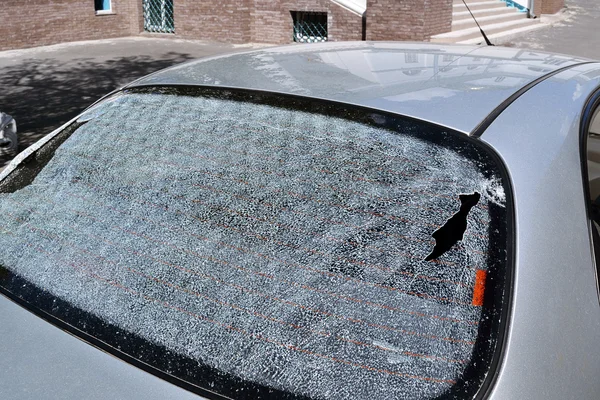 Kırık araba ısıtmalı arka cam — Stok fotoğraf