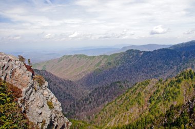 dumanlı dağ vista erken Bahar