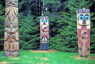 Alaska totem direkleri