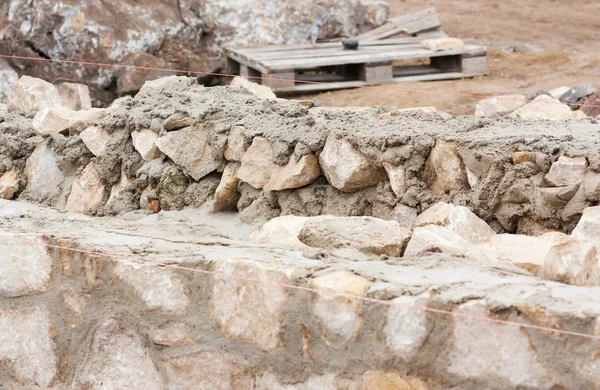 石の壁の建設 — ストック写真
