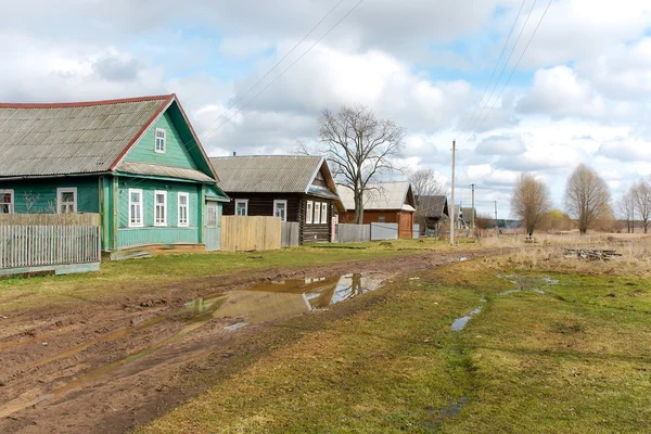 Улица русской деревни весной — стоковое фото