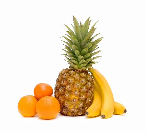 Vers fruit op een witte achtergrond close-up — Stockfoto