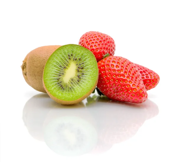 Kiwi och jordgubbar — Stockfoto