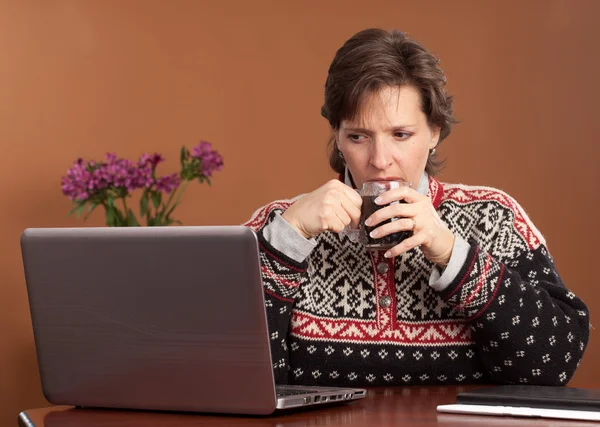 Woman working from home — Stock Photo, Image