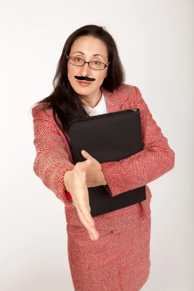 Śmieszne businesswoam fałszywe wąsy — Zdjęcie stockowe