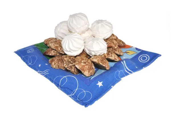 O zephyr e os pães de gengibre em uma toalha — Fotografia de Stock