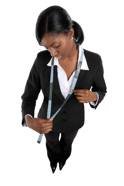 Femme d'affaires utilisant ruban à mesurer — Photo