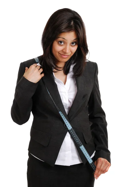 Mulher de negócios usando uma fita métrica — Fotografia de Stock