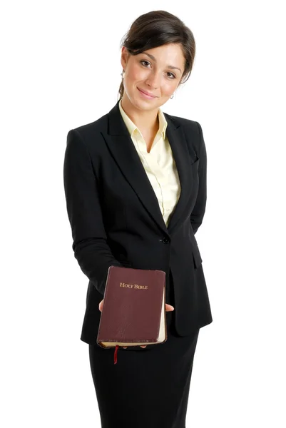 Mujer de negocios sosteniendo una Biblia — Foto de Stock