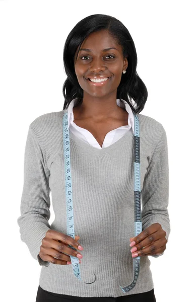 Africano americano mulher de negócios usando fita métrica — Fotografia de Stock