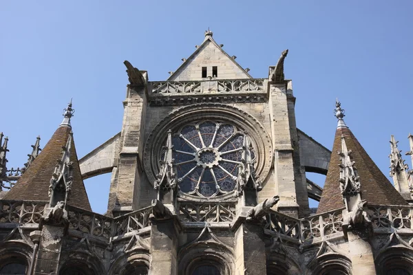 Старая церковь Жизора. Франция — стоковое фото