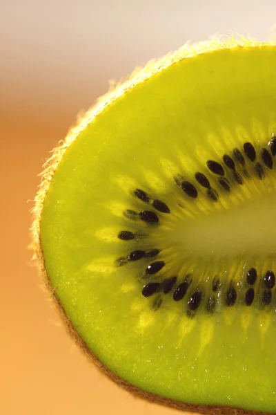 Kiwi fatia de perto — Fotografia de Stock
