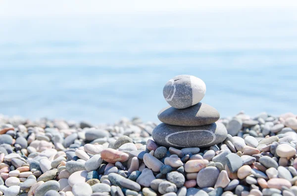Zen stenen op strand — Stockfoto