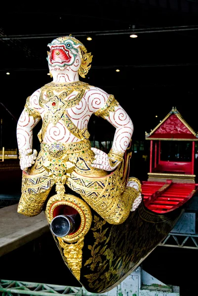 皇帝的驳船，曼谷，泰国的船头 — 图库照片