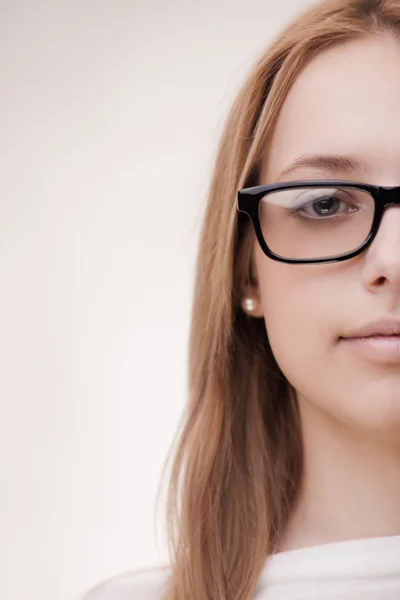 Leuk meisje dragen van een bril — Stockfoto