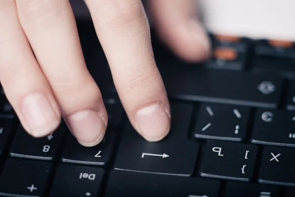 Typing on keyboard — Stock Photo, Image
