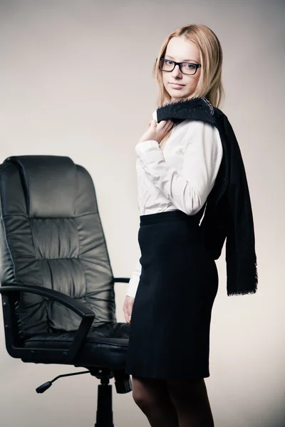 Senhora de negócios com óculos — Fotografia de Stock