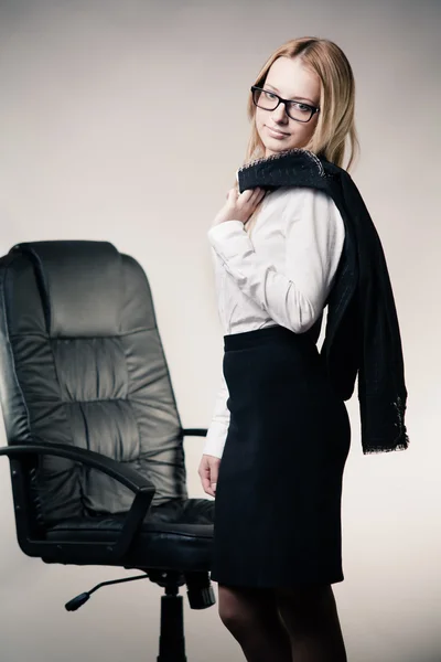 Senhora de negócios com óculos — Fotografia de Stock