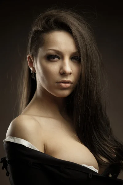 Gorgeous brunette porträtt — Stockfoto