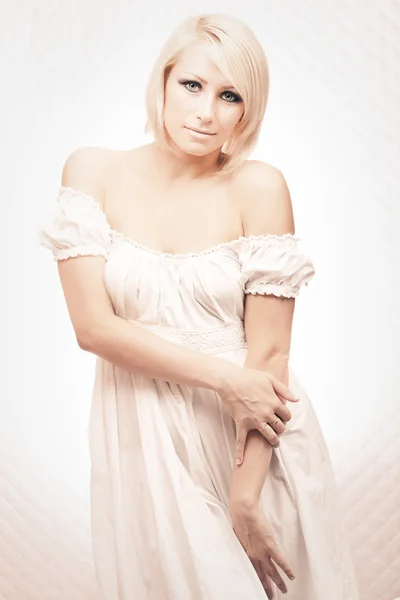 Przepiękny blond kobieta — Zdjęcie stockowe